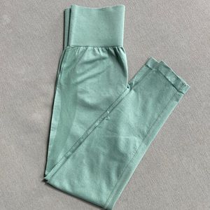 NVGTN Sage Green Curve Seamless Legging